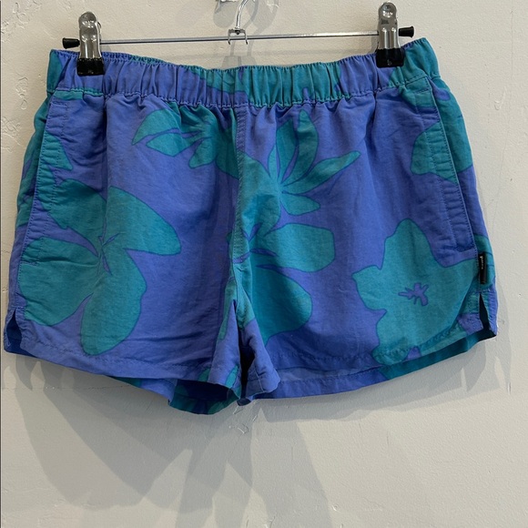 Patagonia Women’s Barely Baggies Shorts - Picture 2 of 11